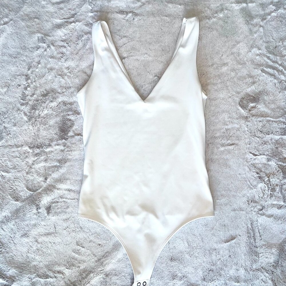 Body Contour High Compression Double V-Neck Tank